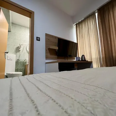 Brkic Airport - Free Parking Hotel 2*