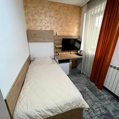 Hotel Brkic Airport - Free Parking