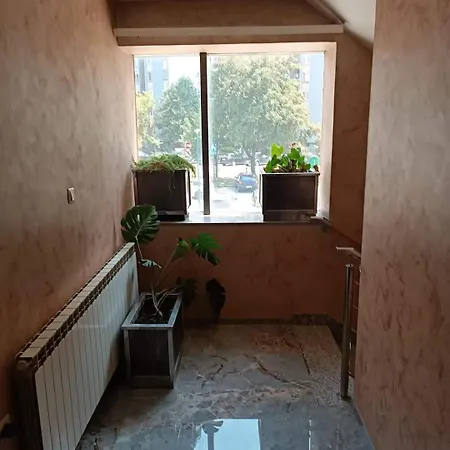 Brkic Airport - Free Parking Hotel 2*