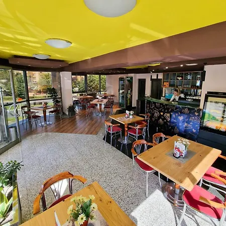 Brkic Airport - Free Parking 2* Sarajevo