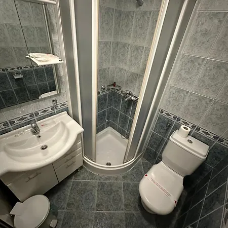 Brkic Airport - Free Parking 2* Sarajevo