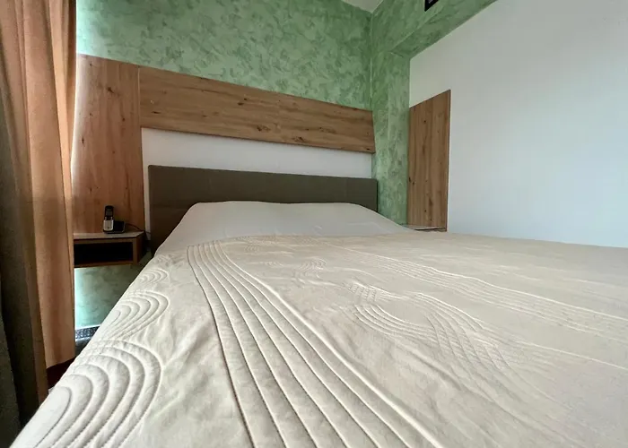 Brkic Airport - Free Parking Hotel