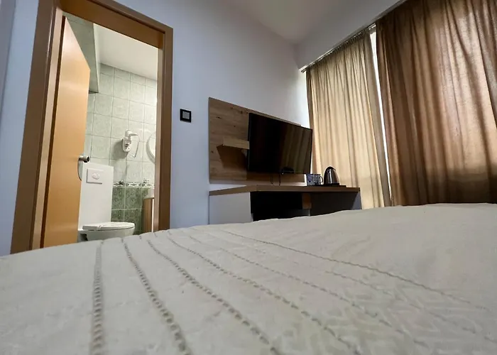 Brkic Airport - Free Parking Hotel 2*