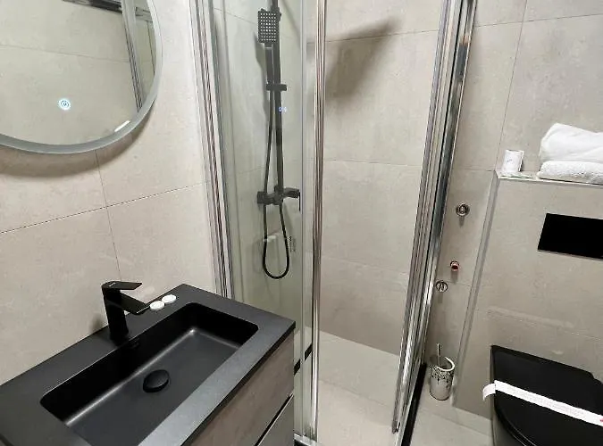 Brkic Airport - Free Parking 2* Sarajevo