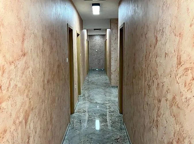 Brkic Airport - Free Parking 2* Sarajevo