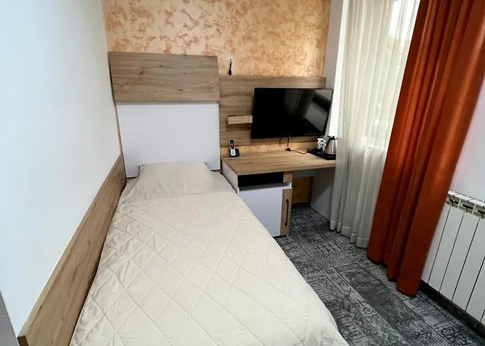 Hotel Brkic Airport - Free Parking