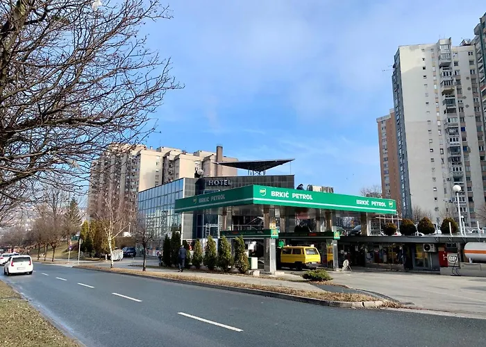 Brkic Airport - Free Parking 2* Sarajevo